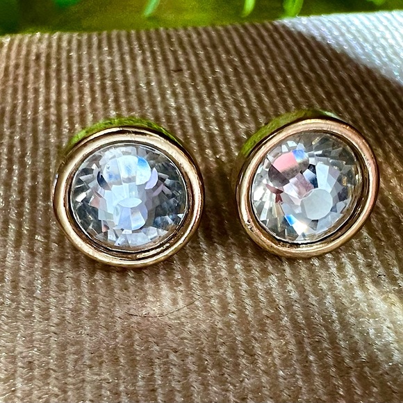 NEW! Large Clear Crystal Stud Earrings About 8mm Hypoallergenic Post Studs - Picture 2 of 12